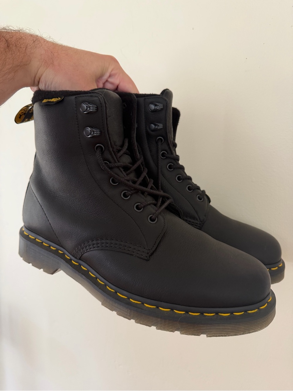 11 Dr. Martens Style Men’s Black Leather Lace-Up Boots
